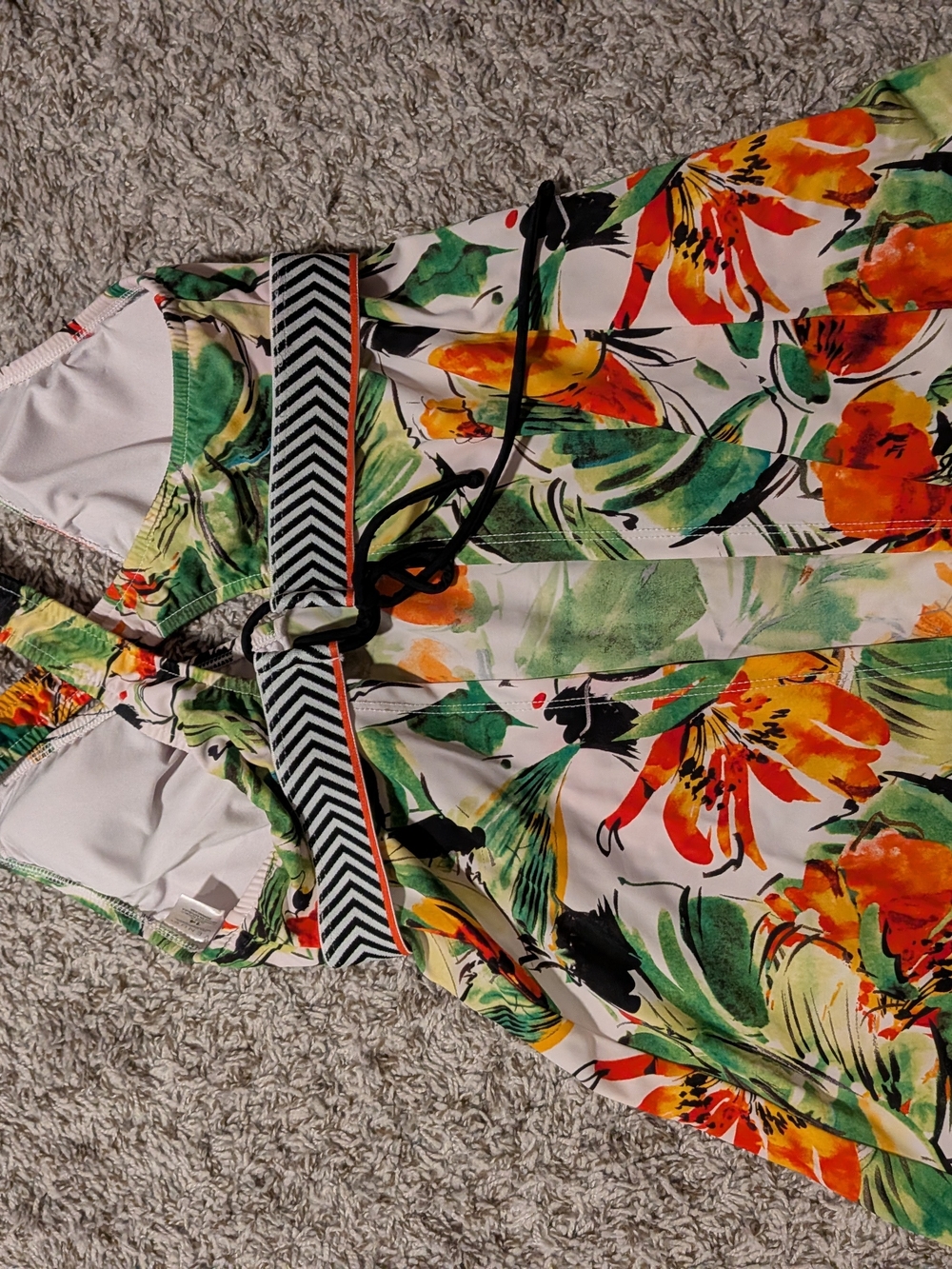 VENUS 14 NWOT suit Top